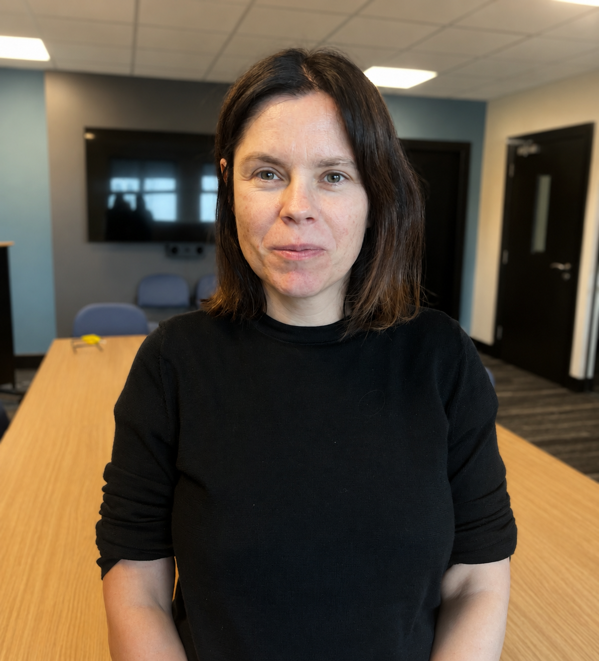 Valerie McConville<br />
Chief Executive<br />
